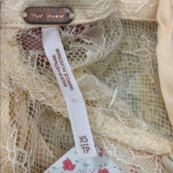 NWT Free People Ruffle short sleeve lace top - Picture 12 of 12